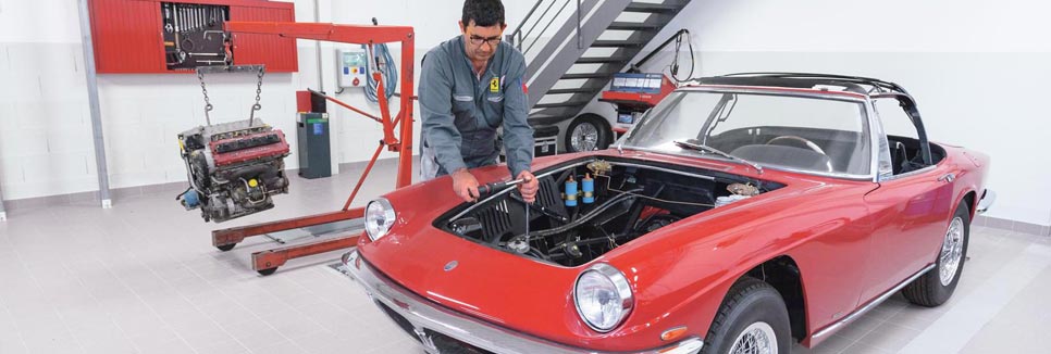 Atelier restauration mécanique Ferrari Maserati