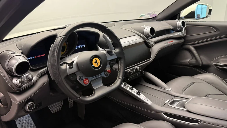 FERRARI GTC4 LUSSO