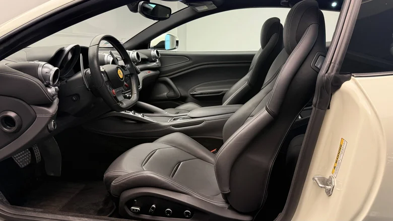 FERRARI GTC4 LUSSO