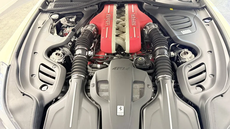 FERRARI GTC4 LUSSO