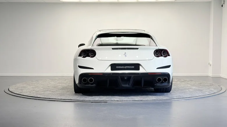FERRARI GTC4 LUSSO