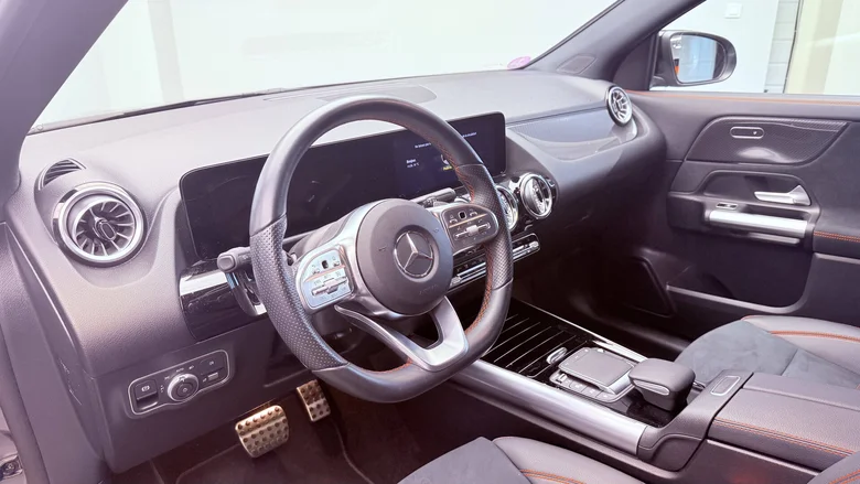 MERCEDES GLA