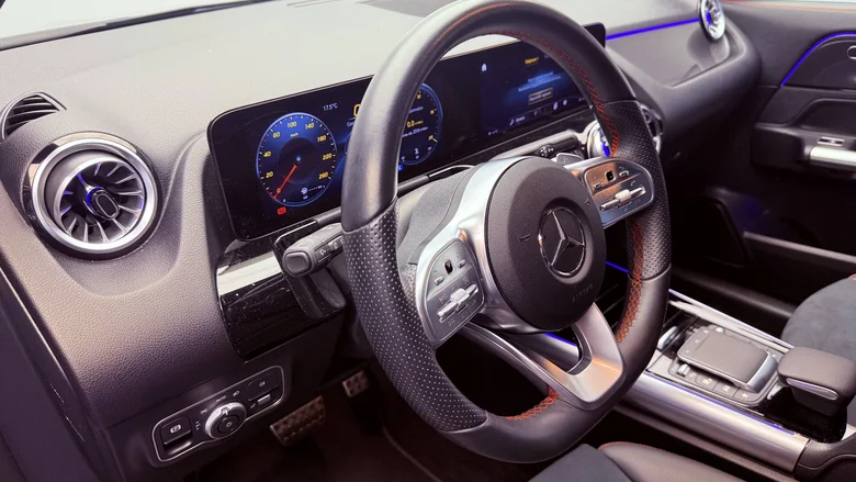MERCEDES GLA