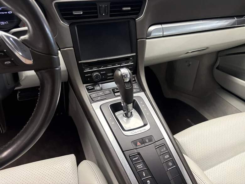 PORSCHE 911 CARRERA COUPE