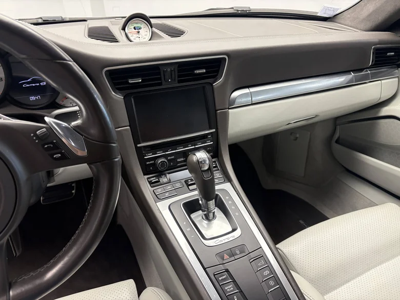 PORSCHE 911 CARRERA COUPE