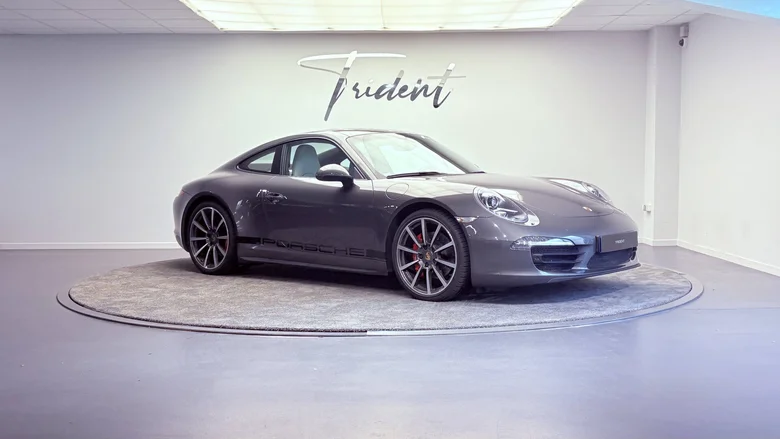PORSCHE 911 CARRERA COUPE