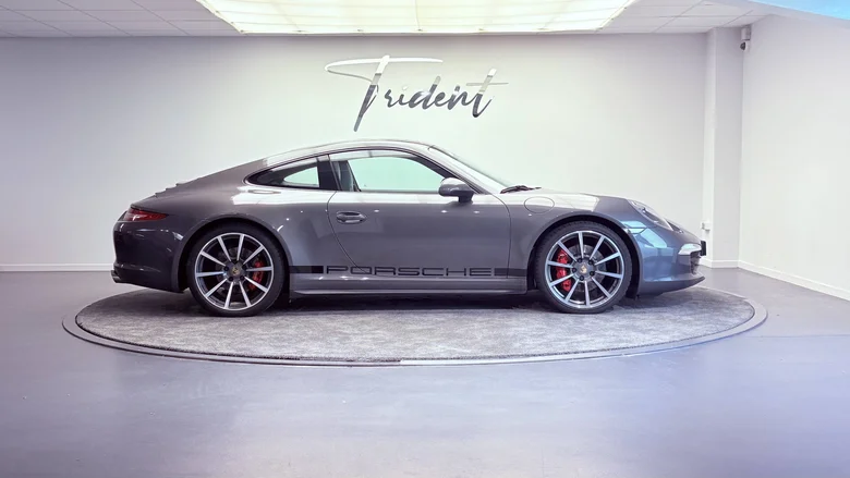 PORSCHE 911 CARRERA COUPE
