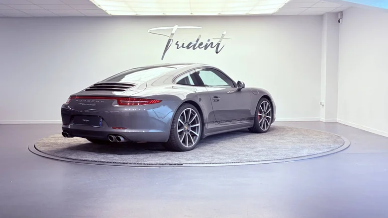 PORSCHE 911 CARRERA COUPE