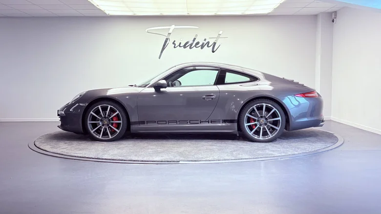 PORSCHE 911 CARRERA COUPE