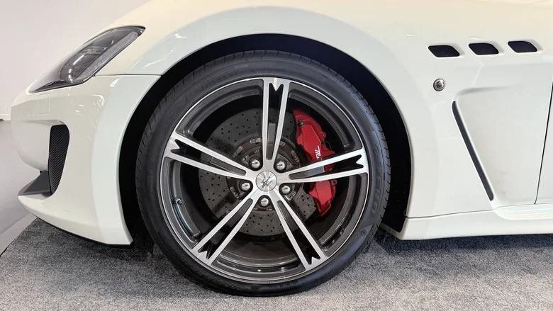 MASERATI GRANTURISMO