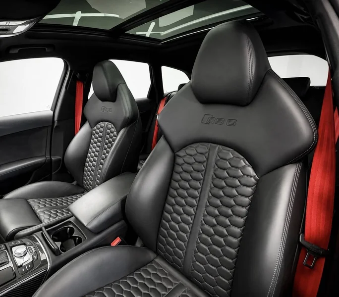 AUDI RS6 AVANT