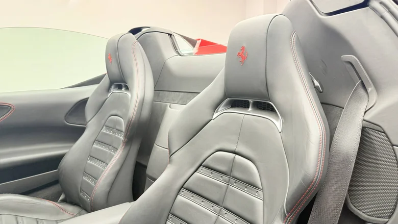 FERRARI SF90 STRADALE