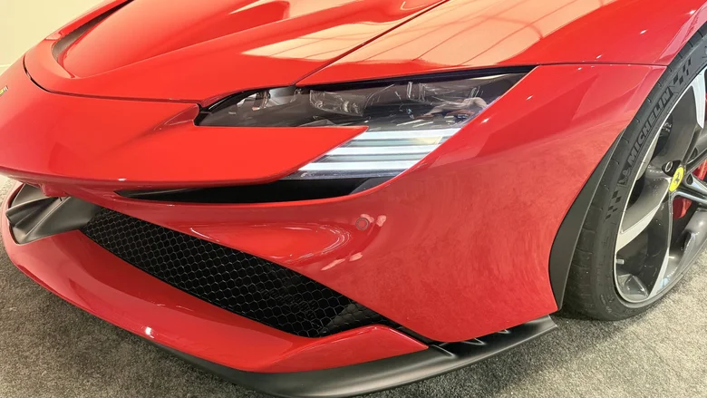 FERRARI SF90 STRADALE