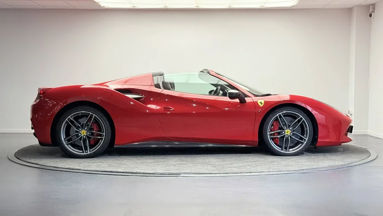 FERRARI 488 SPIDER