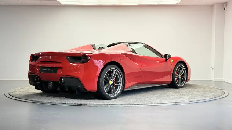 FERRARI 488 SPIDER