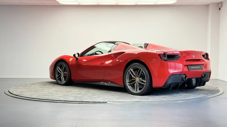 FERRARI 488 SPIDER