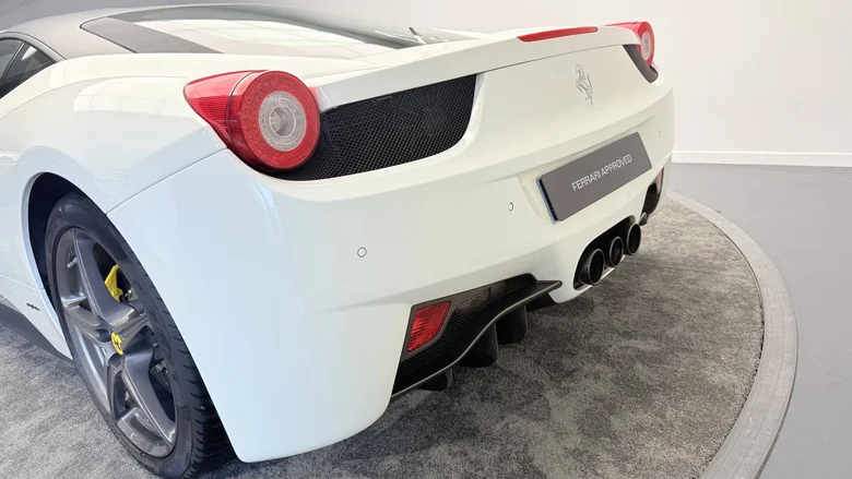 FERRARI 458 ITALIA