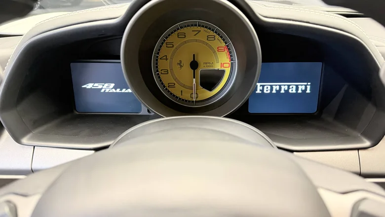 FERRARI 458 ITALIA