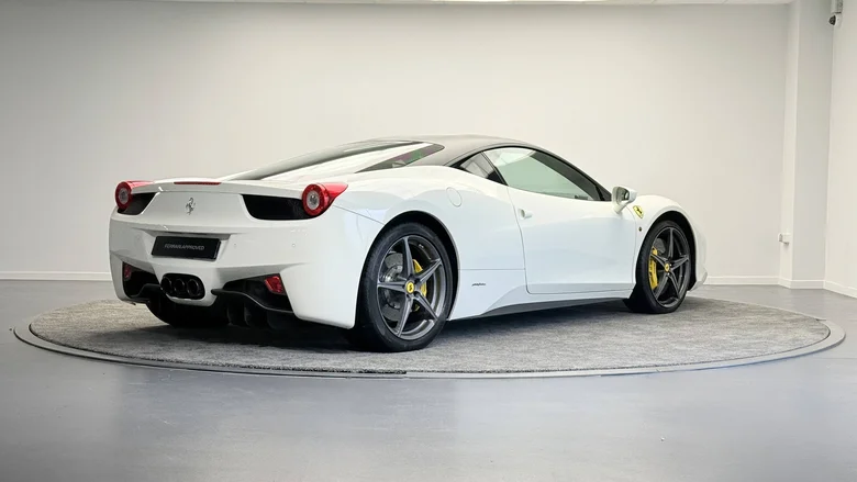 FERRARI 458 ITALIA