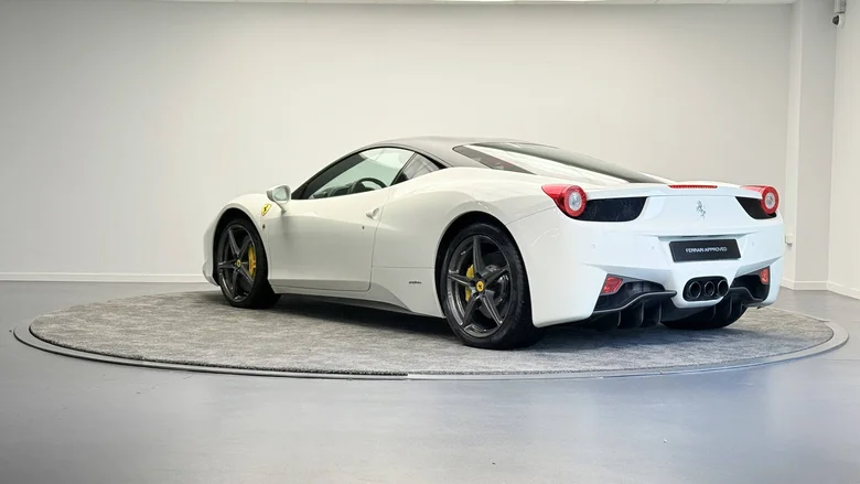 FERRARI 458 ITALIA