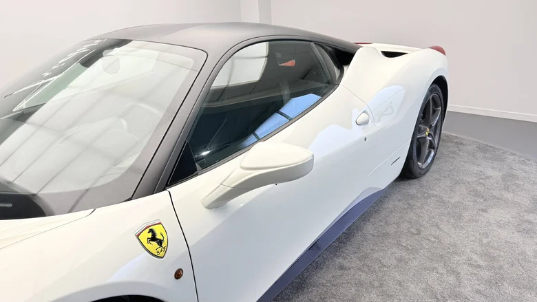 FERRARI 458 ITALIA